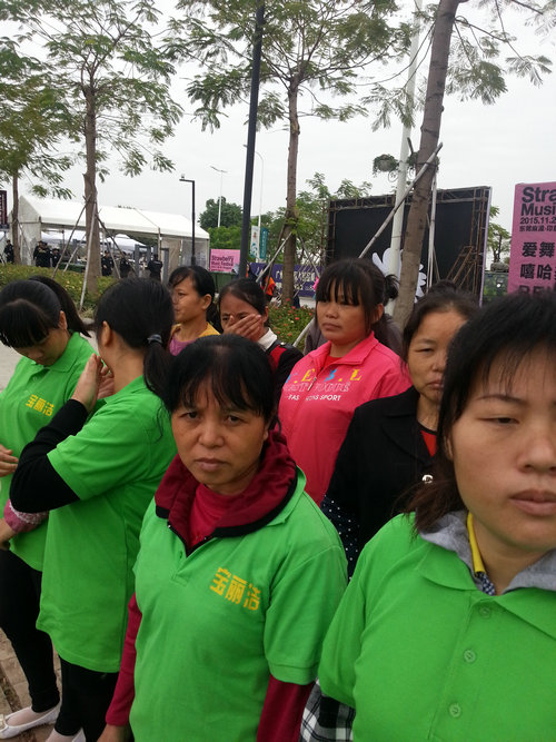 草莓音樂(lè)節(jié)日常保潔10