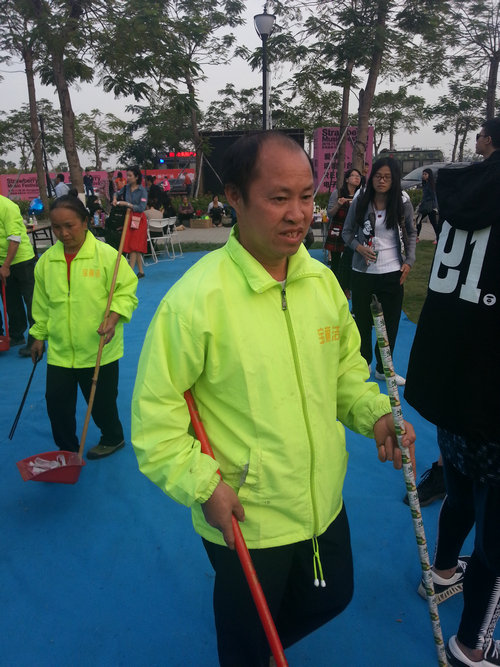 草莓音樂(lè)節(jié)日常保潔13