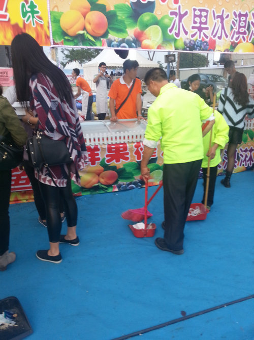 草莓音樂(lè)節(jié)日常保潔17